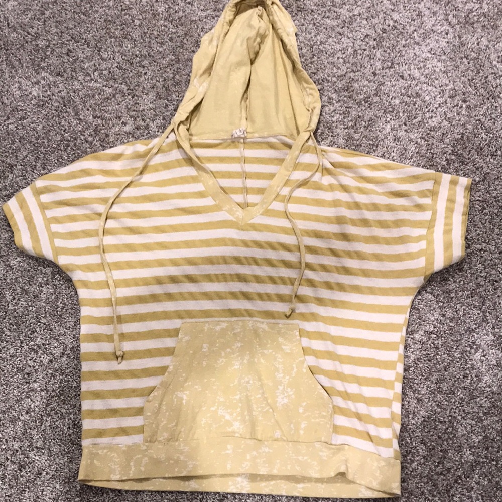 Women’s sweater Tee